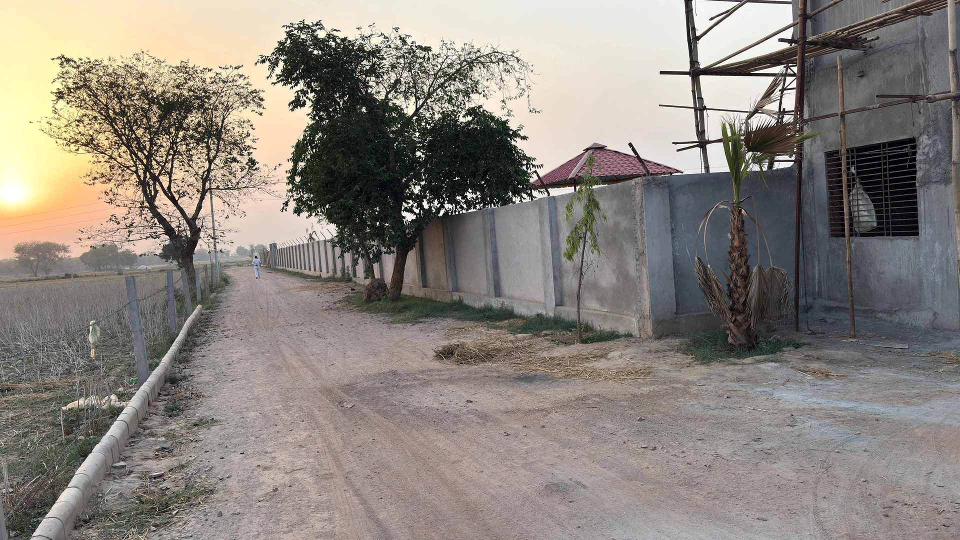 QMP4+HC Bahata Bangar, Mathura, Uttar Pradesh, India
