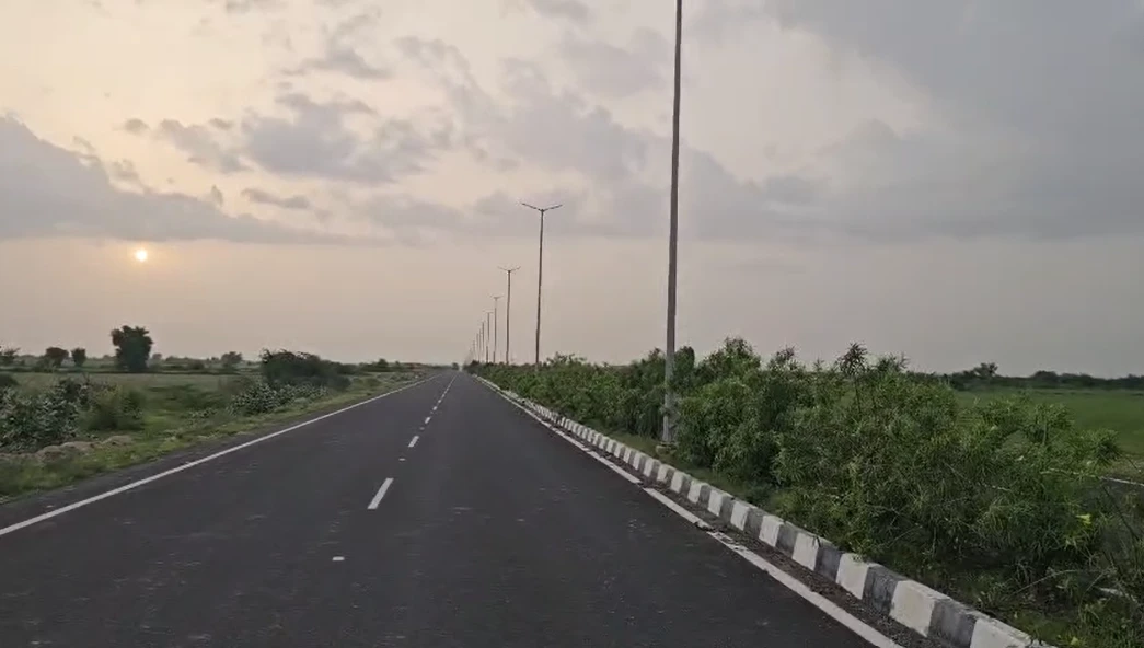 F27F+H2 Hansalpur Becharaji, Gujarat, India