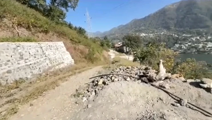 8HW2+Q5 Bhimtal, Nainital, Uttarakhand, India