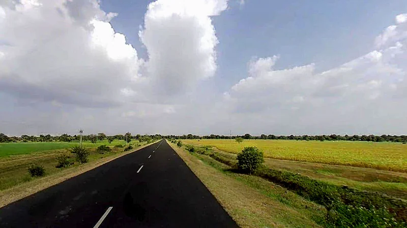 GHP6+R8G, Delchibuzurg, Madhya Pradesh, India preview 2