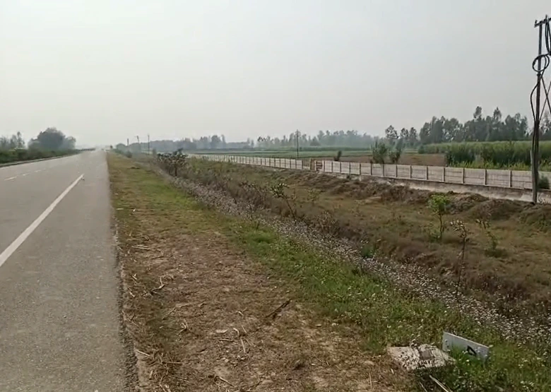 HJ4W+22C, Chharaura, Vrindavan, Uttar Pradesh 281003, India