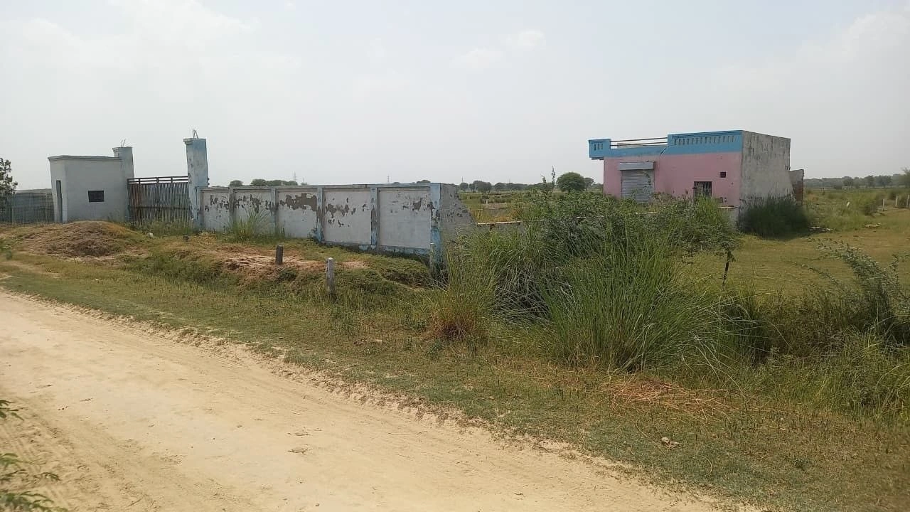 JP2Q+X3 Arruwa Khader, Mathura, Uttar Pradesh, India