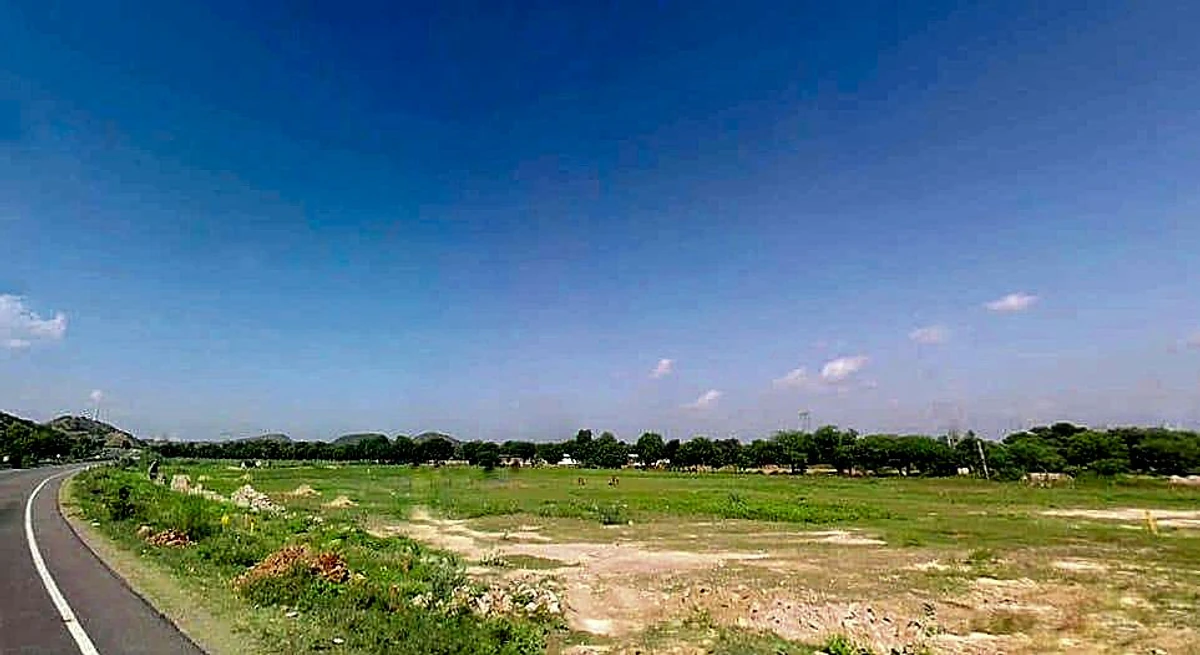 5X96+XC, Chak Charanwas, Rajasthan, India