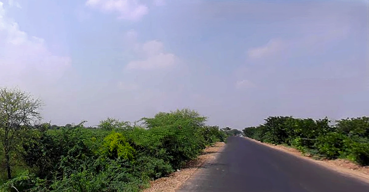 PGG2+53V, Barsana Rd, Chhata, Chhata Rural, Uttar Pradesh 281401, India