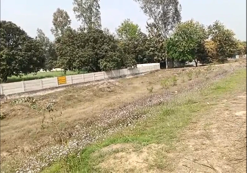 HJ4W+22C, Chharaura, Vrindavan, Uttar Pradesh 281003, India