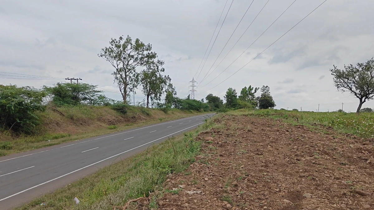 2J5F+684, Hipperga S.Nelogi, Karnataka 585310, India