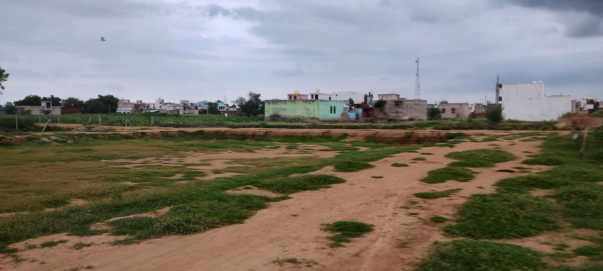 Praveen Estate Barodameo